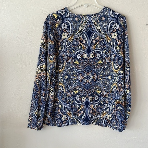 Liz Claiborne Blue Yellow Paisley Print Gold Buttons V-neck Size M Long Sleeve - Picture 7 of 14